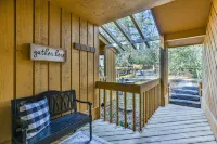 Cozy Mtn Retreat minutes from Sapphire Valley Resort. Renovated. Pet Friendly!