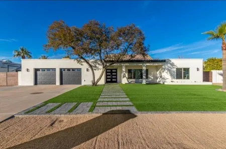 Modern Top Gun House in Arrowhead district. Heated Pool/Outdoor BBQ/Bar/Games Отели рядом с достопримечательностью «Университет Аризона Крисчен»