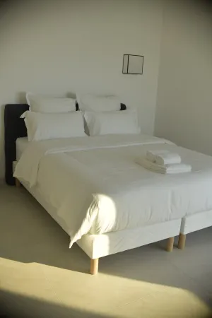 Villa Pieds Dans L'eau, Appartement Rdc, Piscine Jacuzzi Partagés Отели в г. Кальви