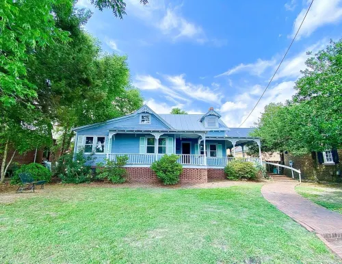 BEST location in Historic Downtown Edenton!