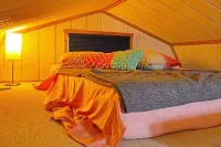 Overlook National Forest, Cozy cabin with hot tub and firepit.