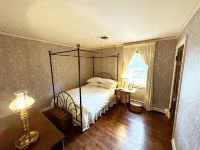 Spacious 5Br Home! Walk to ND & Downtown! Sleeps 10+