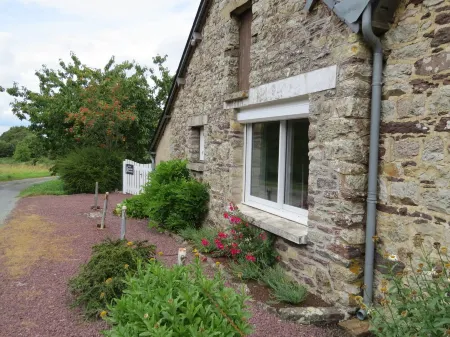 At the edge of the forest of Brocéliande and its Arthurian legends