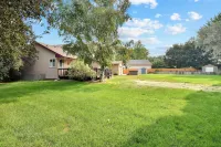 Spacious 5-Bedroom House in Boise Sleeps 12, Treadmill, Fantastic Location.