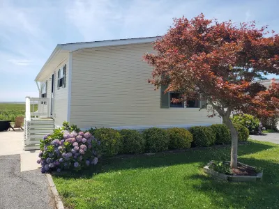 Bayfront cottage offers amazing views of the water and Assateague Island