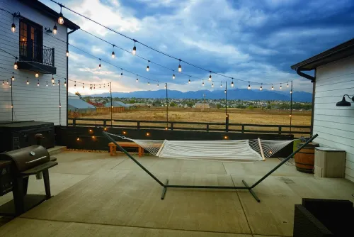 ♥︎Romantic Retreat♥︎Boutique Apt/Hot tub/Fire Pit