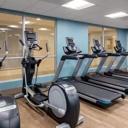 Holiday Inn Express & Suites WILMINGTON WEST - MEDICAL PARK by IHG