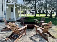 Spacious Farmhouse in Douglas; Walk to Downtown, Waterfront & Saugatuck!