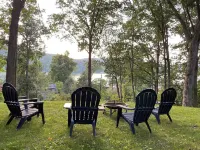 Candlewood Isle Cabin ~Dog-Friendly ~Lake Access~ Beach, Tennis, Basketball