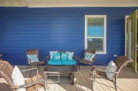 Steps to the Beach - BBQ + Backyard