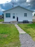 Charming 2-bedroom Cabarett house in Deer Lodge with WiFi, Cable, Heat, AC