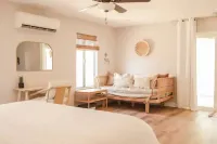 The Mustard Door: 10mins to Park |Fire pit | AC Hotels near The Joshua Tree Art Gallery (JTAG)