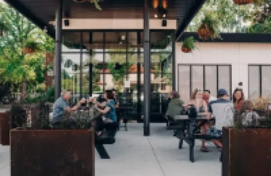 The June House: a Charming 2BR Apartment in the heart of Mac-Groveland.