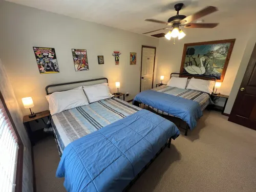 Spacious family Lodge with solar heated pool, hot tub, fire pit and EV charger.