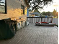 Waterfront 4BR 2 Bath, Private Dock, hot tub and kayaks! Up to 10 guests!