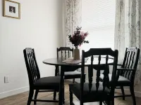 Halloween Suite / 2BD/1BA Apt in Holiday House Hotels in Evansville