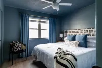 THE DRAKE ON LAKE AVALON near the Oz trails