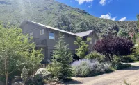 Sedona/Oak Creek Canyon Retreat—Fantastic location & scenic canyon views! 滑石州立公園附近的飯店