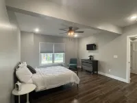 Historic Downtown Hermann Getaway-Walk to Wineries, Shops and Restaurants!