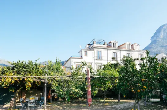 Elena apartment with panoramic views of the Gulf of Naples. AC and parking inc.