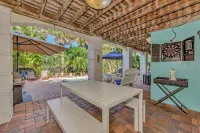 Your Personal Resort-7Br-12 Beds, Pool, Bocce Ball, Boating & so Much More!