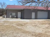 Cozy Country Cabin! 1 mile from Lake and beach area!
