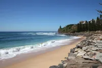 Beach House @ Moffat ~ 100m walk to beach