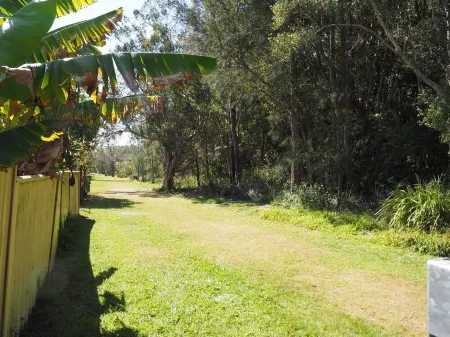 Coastal cottage, walk to surf, sand, town, cafes, bars, just north of Forster.