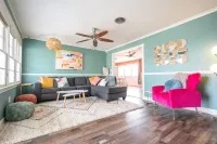 The “LBK Peach" 4/3 home near TTU & med dist.