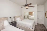 Heated Pool ~ Sleeps 20 ~ HUGE Family Resort Oasis