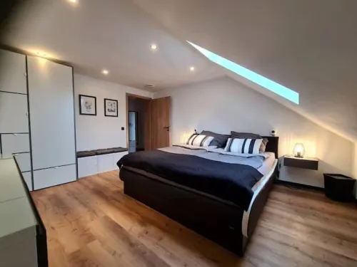 Deluxe apartment - with 140 sqm & with roof terrace & private garden