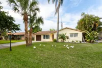 Sailfish Cove –Tropical Escape Minutes from Delray