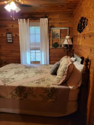 Cabin #9 The Spruce-Log cabin on Table Rock Lake