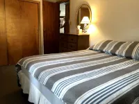 Peaceful Lake Home on Crystal Clear Water- Sunday to Sunday rental Hotel a Springwater