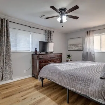 Close to Ulm & Meta, Pet Friendly, Fiber Internet, Carport!