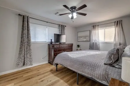 Close to Ulm & Meta, Pet Friendly, Fiber Internet, Carport!