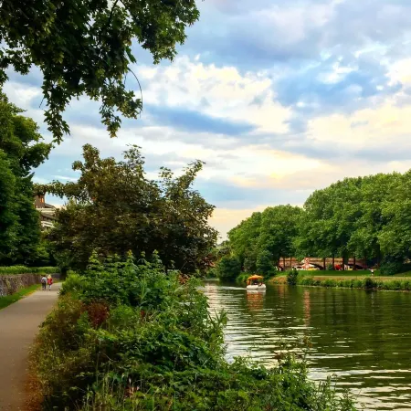 Charming living at Charlotte - Bienvenue à Sarrebruck! Отели рядом с достопримечательностью «Университет Саара»