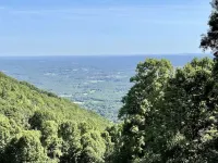 Wonderful view 2/2 villa. A block away from the Blue Ridge Parkway. 2 balconies! Hotéis em Patrick County