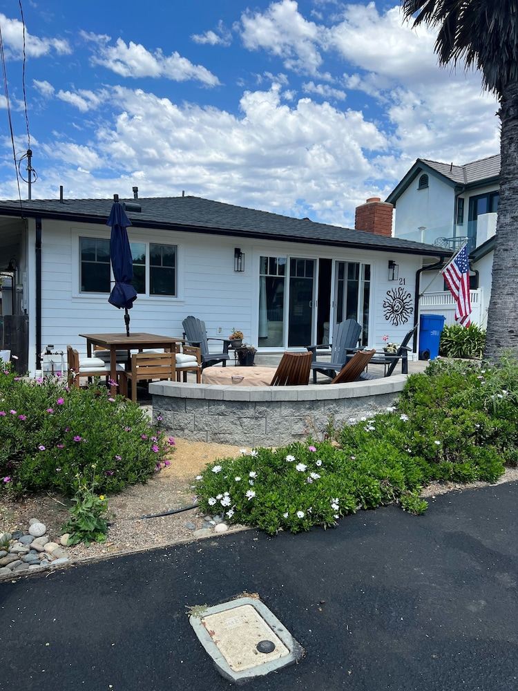 Cayucos Cottage. Steps to the Best Beach in Cayucos.
