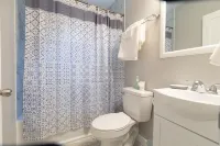 Nice, and Quite House w/fence in back yard. Hotels near Columbus Metropolitan Airport