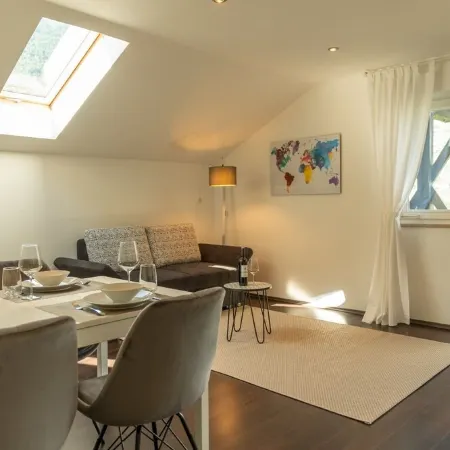 Gemütliche Dachgeschosswohnung mit Schönem Ausblick Hotel a Lagundo