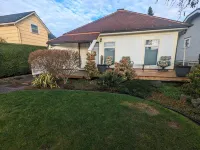 CUSTOM HOME, WALK TO RESTAURANTS, GROCERY, PARK, PETS&420 OK,COOL NEIGHBORHOOD Hotels near Whatcom Community College