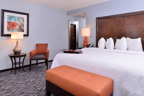 Hampton Inn Potsdam Các khách sạn ở Canton