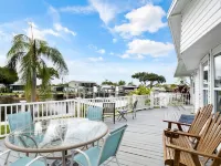 Nautical Haven 175 FT Private Waterfront/Dock/ Kayaks/Bicycles/5 Min to Shopping Hotels in Hudson