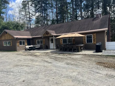 Newly Renovated Rustic Adirondack Bunkhouse