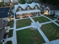 New Luxury 1BR Cottage in Downtown Auburn!
