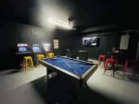 New Modern Townhome Downtown- 3Levels