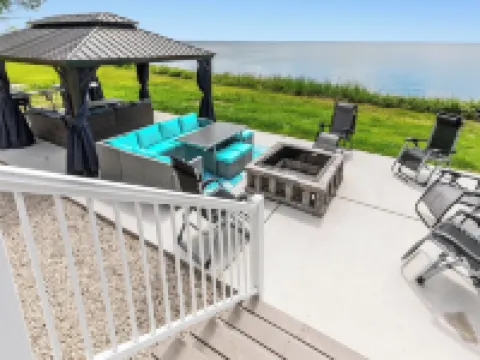 Lighthouse Retreat Close to Lambeau Fieldand the AmazingDoor County Fall Color アルゴマのホテル