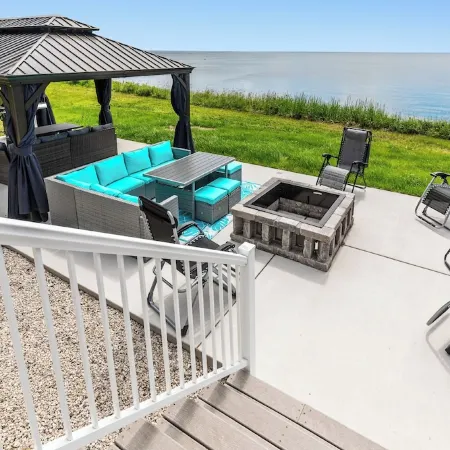 Lighthouse Retreat Close to Lambeau Fieldand the AmazingDoor County Fall Color