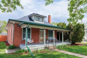 Historic Olde Town/ Dogs/Kids/Red Rocks/Rocky Mtns/Light Rail to Denver